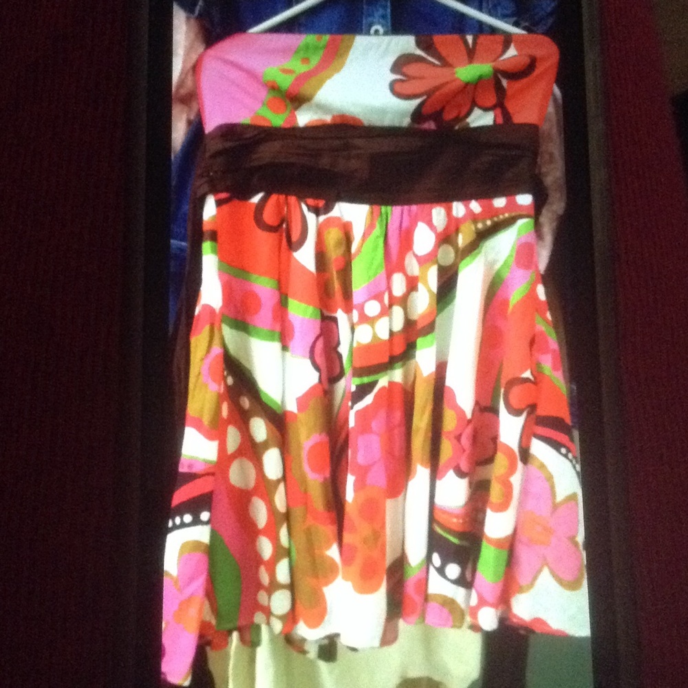 NWOT Floral sleeveless summer fun dress!!